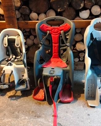 seggiolini bicicletta e casco 