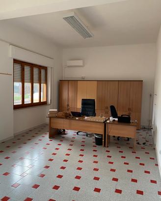 Locale Commerciale 100mq Arborea centro