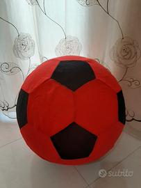 palla gigante gonfiabile rossa e nera 