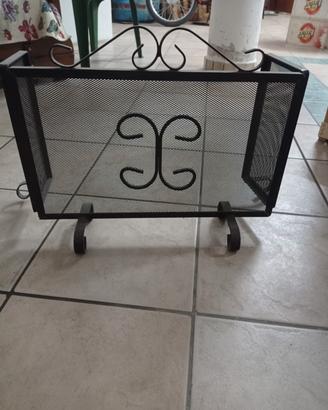 Copri caminetto, porta legna e paletta per camino