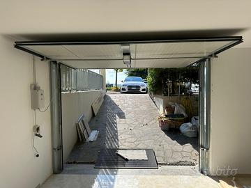 Portone garage praticamente nuovo