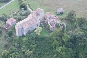 Rustico da ristrutturare con terreno