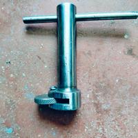 Estrattore per prigionieri o viti rotte