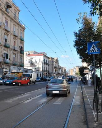 secondigliano 2 vani acquistabile senza mutuo