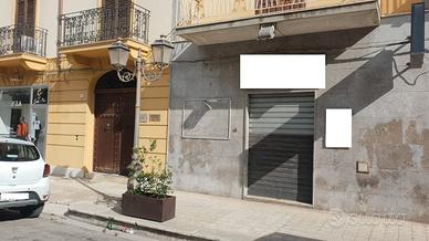 Castelvetrano, locale commerciale Piazza Matteotti