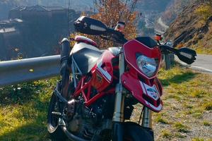 Ducati Hypermotard 1100S