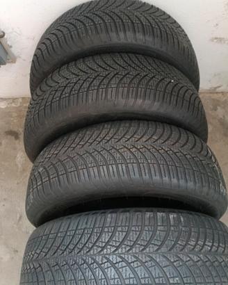 4 gomme 4 stagioni Goodyear 215/65 16 - 6mm