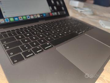 MacBook Air 13 pollici + Windows 10