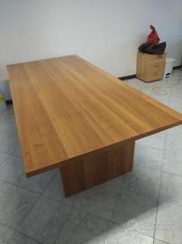 Tavolo riunioni per ufficio