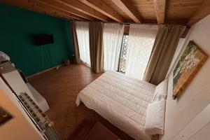 Intera casa per studenti o laboratori