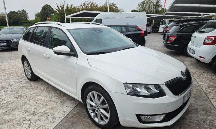 SKODA Octavia 2.0 TDI CR DSG Wagon Executive