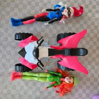 Poison Ivy + Harley Quinn sulla moto