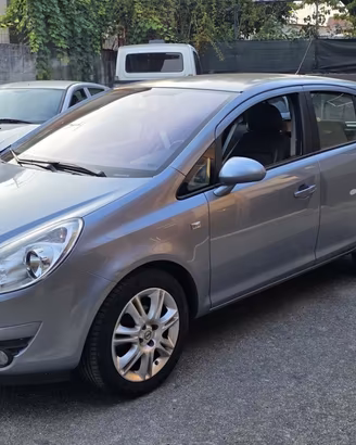 Opel Corsa 1.4 16V 5 porte Cosmo
