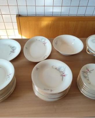 servizio di piatti  vintage marca Regent