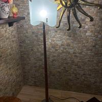 Piantana lampada mai usata