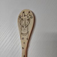 Cucchiaio decorato a mano.Pirografia.