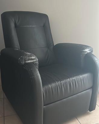 poltrona similpelle allungabile 