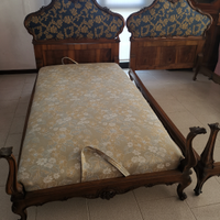 Coppia Letti in legno con cassoni a molle