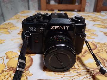 macchina fotografica zenit 122 