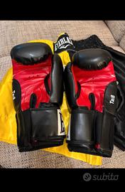 Attrezzatura sport da contatto 