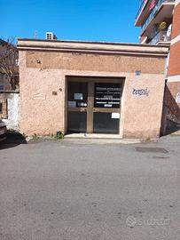 Locale c1 su strada zona pineta sacchetti