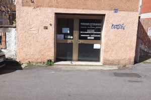 Locale c1 su strada zona pineta sacchetti