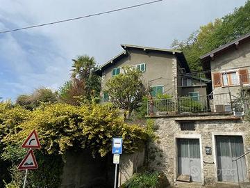 Villa di 120 m² con 5 locali e box auto a Menaggio