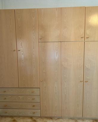 Armadio in legno betulla
