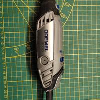 Dremel 3000 con workstation verticale