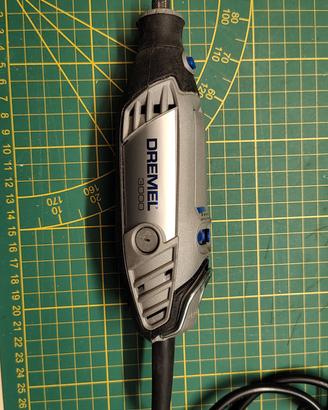 Dremel 3000 con workstation verticale