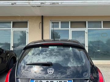 Lancia Ypsilon 2015 – Metano – Unico Proprietario