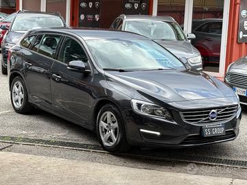 V60 D4 181 cv-Geartronic -Momentum-E6-unipro-