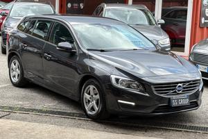 V60 D4 181 cv-Geartronic -Momentum-E6-unipro-