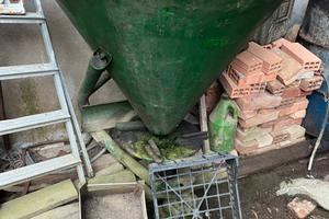 Spandi concime per trattore