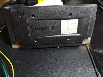 Processore Pentium 2 con mainboard