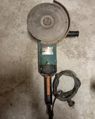 smerigliatrice angolare Makita 