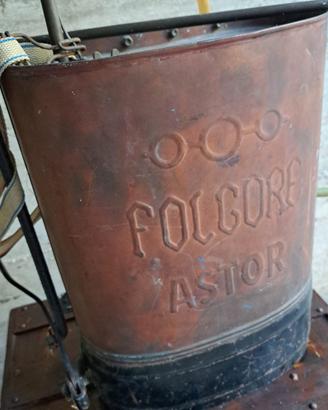 innaffiatoio vintage in rame