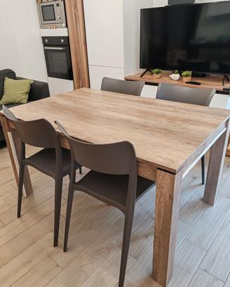 Tavolo in legno rovere con 4 sedie
