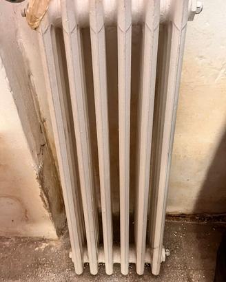 Termosifoni in ghisa a colonna vintage
