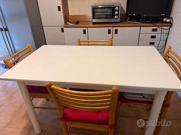 Tavolo cucina con 4 sedie