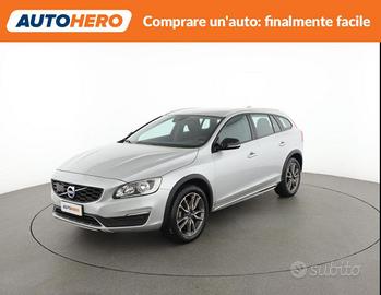 VOLVO V60 Cross Country UY47827