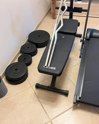 attrezzi palestra   (panca non disponibile)