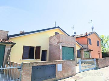 VILLA A SCHIERA A FERRARA