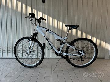 Mountain Bike bambino junior misura 24