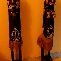 Coppia di Statue Africane in Legno Intagliato