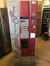 Distributore automatico saeco