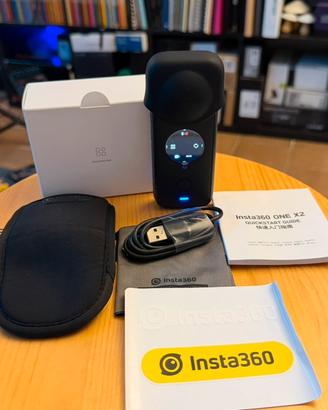 Insta 360 ONE X2 - scatola + accessori