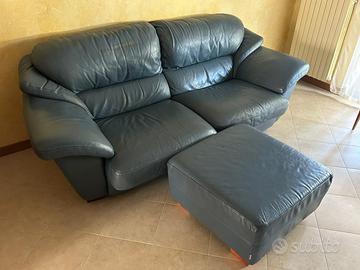 Divano in pelle Chateaux d'Ax con pouf