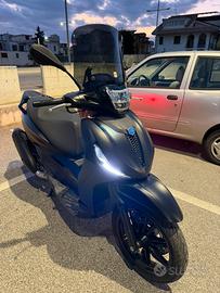 Beverly 300 deep black 0 sinistri uni pro