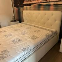 Letto contenitore e materasso matrimoniale